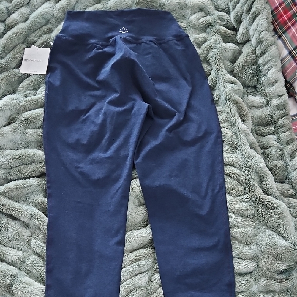 Beyond Yoga Navy Joggers NWT